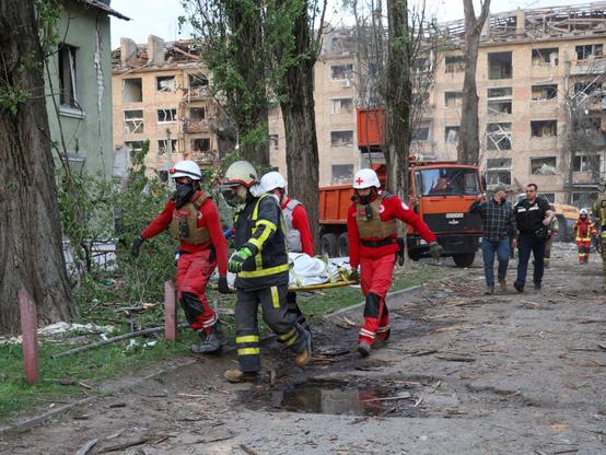 Russia unleashes deadliest Kyiv air attack this year | Russia-Ukraine war News
