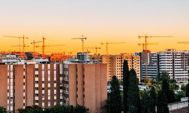 El Plan Vive coloca vivienda pública a "precios de fondo buitre" y los inmuebles se encuentran en estado defectuoso. (Getty Images)