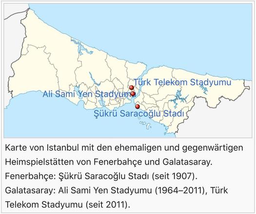 Karte von Istanbul, die die Standorte der ehemaligen und aktuellen Heimspielstätten von Fenerbahçe und Galatasaray zeigt. Es sind drei Stadien markiert: Ali Sami Yen Stadyyumu, Türk Telekom Stadyumu und Şükrü Saracoğlu Stadı. Die Karte zeigt das geografische Gebiet mit Wasserflächen und einer hellen Hintergrundfarbe.