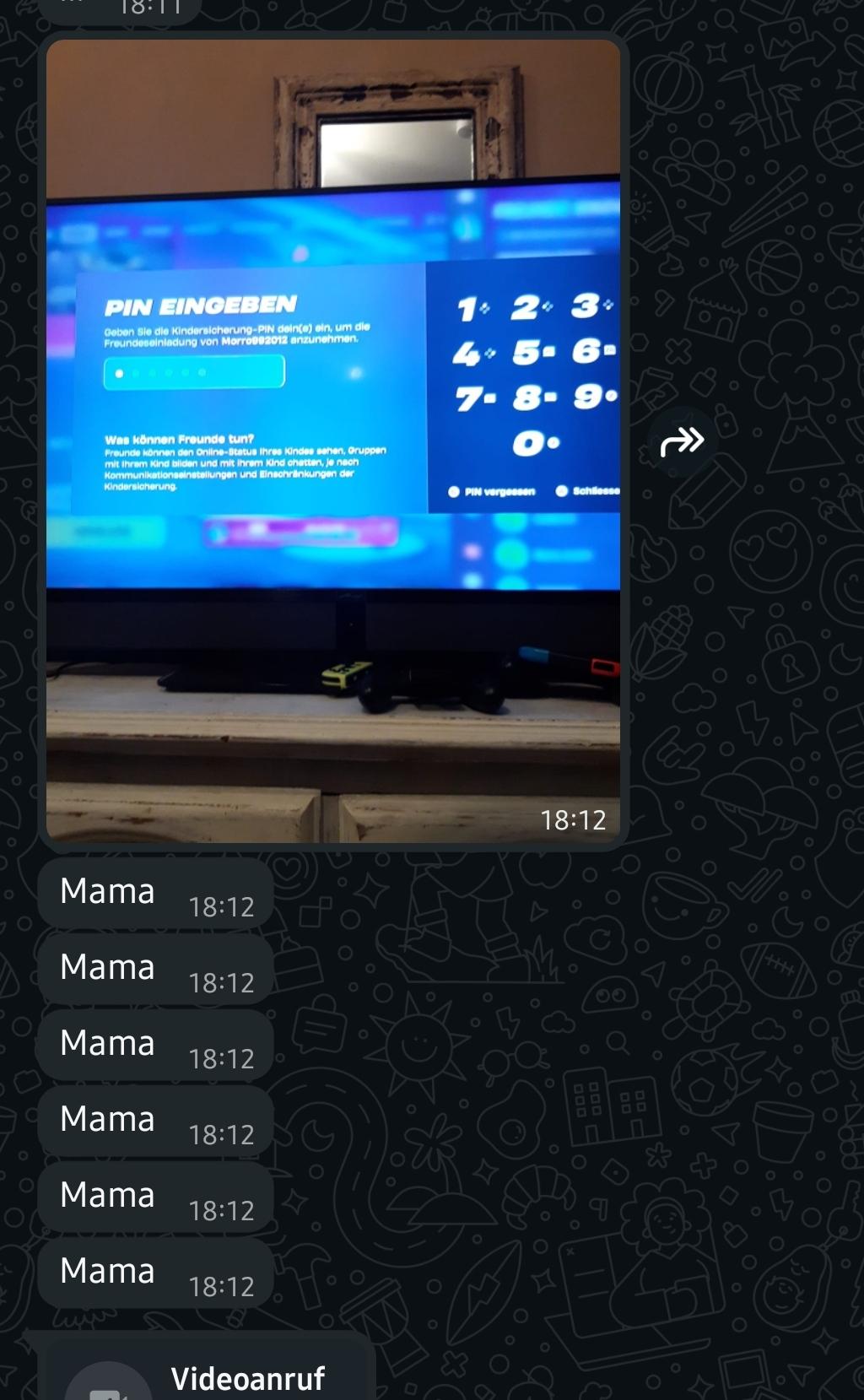 Screenshot WhatsApp: Bildschirm des Spiels "Fortnite", wo ein Eltern-PIN eingegeben werden soll, plus 6x darunter die Nachricht "Mama", alle um 18:12 gesendet.